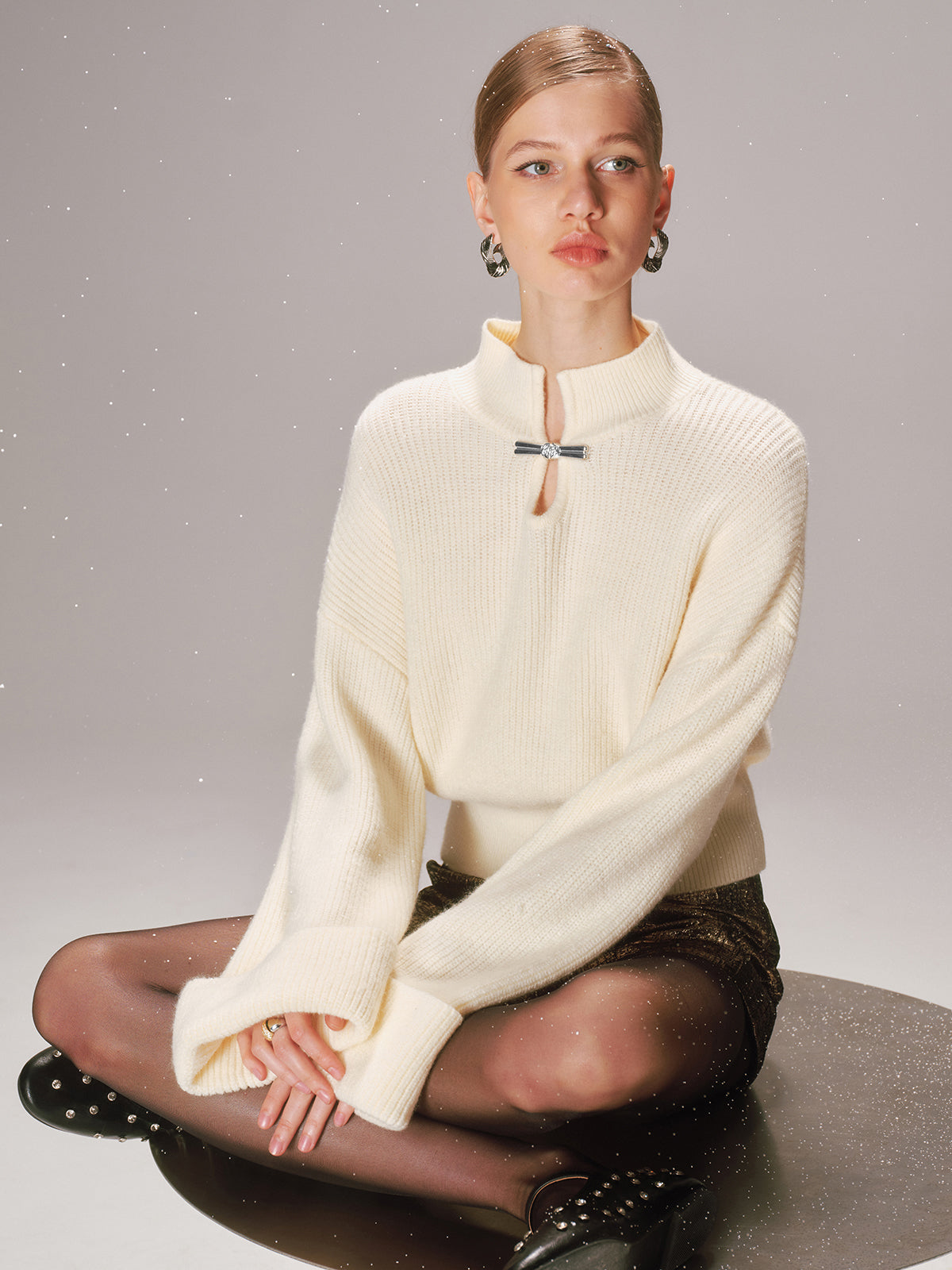 Metal Knot Detail Cuffed Sleeve Sweater
